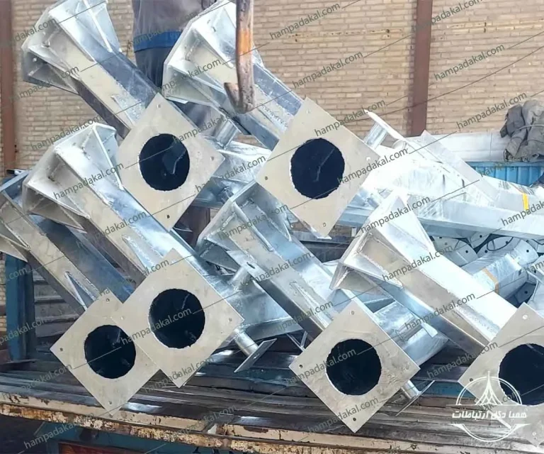 مقایسه عملکرد دکل های دوربین در شرایط آب و هوایی مختلف
