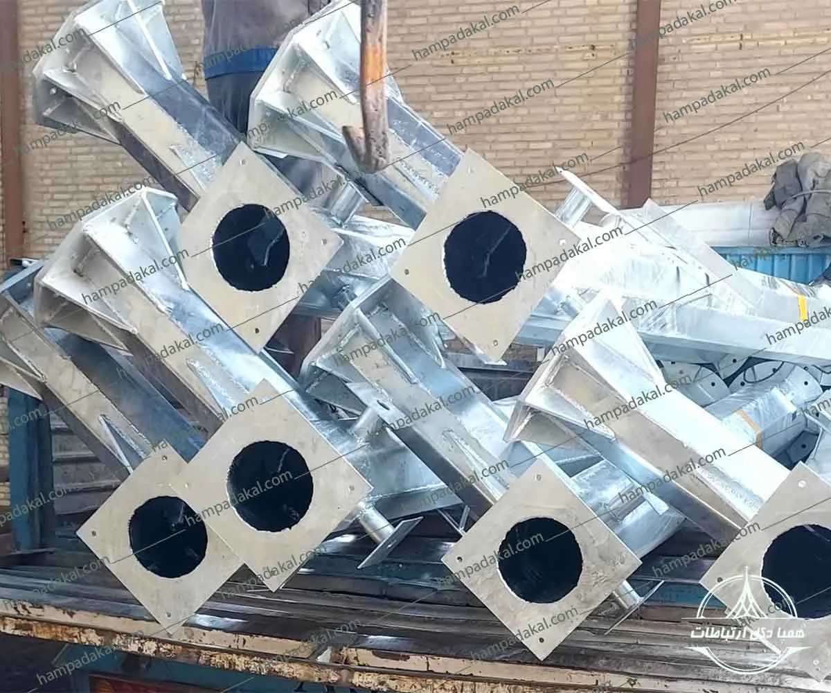 مقایسه عملکرد دکل های دوربین در شرایط آب و هوایی مختلف